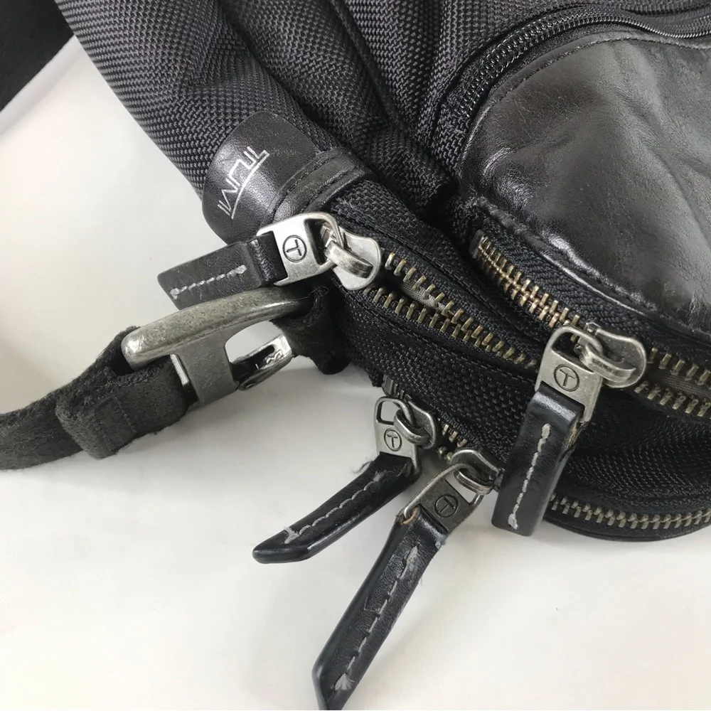 TUMI BLACK LEATHER NYLON BRIEF CASE LAPTOP COMPUTER MESSENGER CROSSBODY BAG